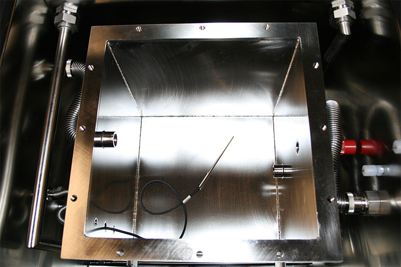 Model 9500 Inside Chamber View